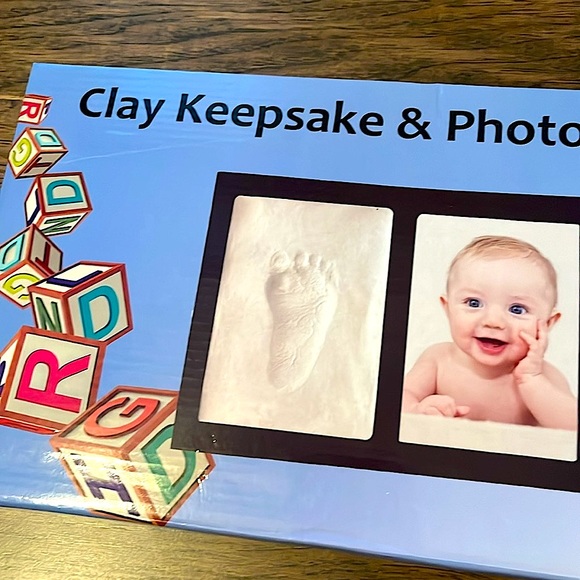 NEW Clay Keepsake & Photo Wall Frame Kit - Picture 2 of 13